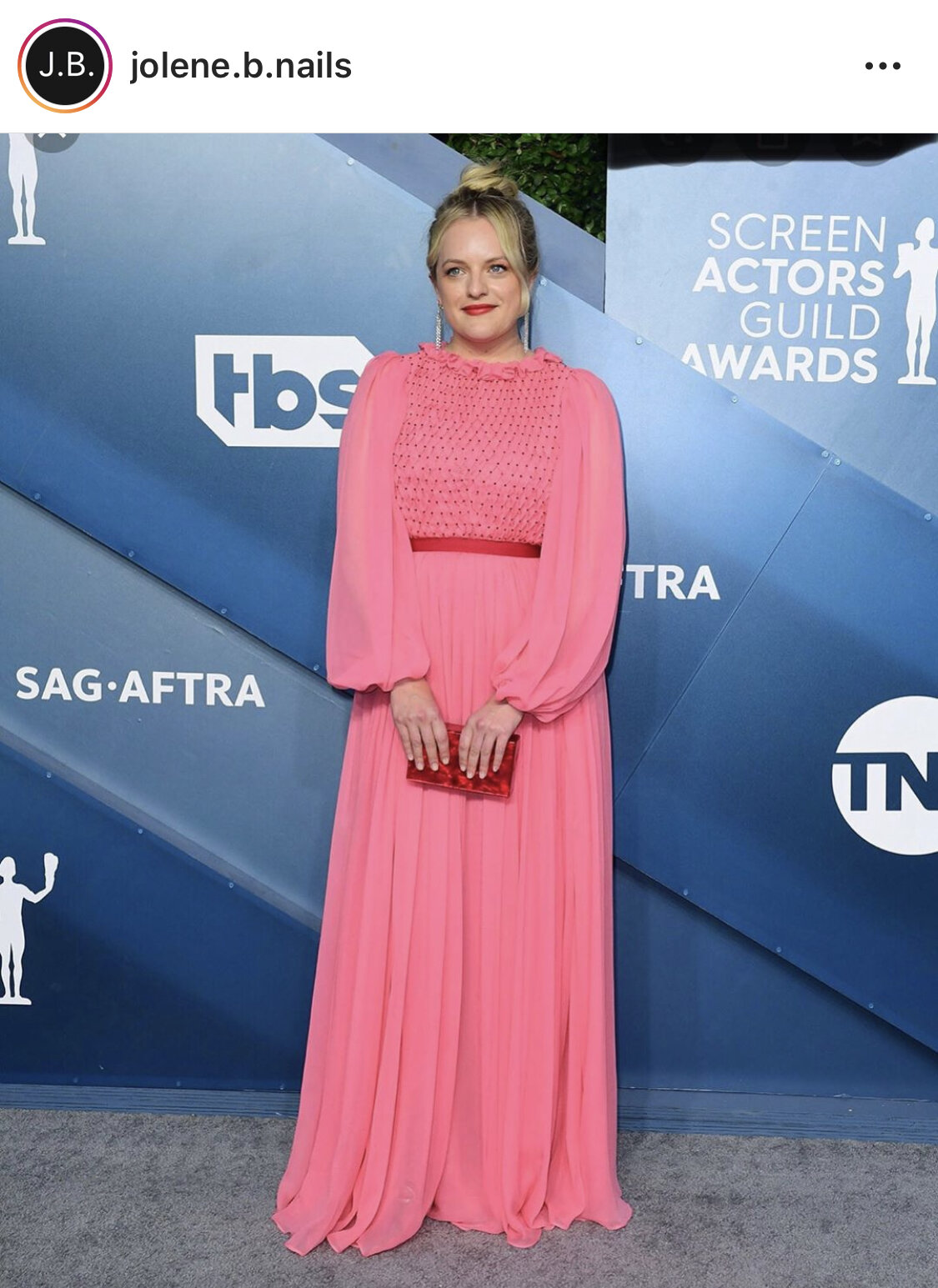 Elisabeyh Moss full look.jpg