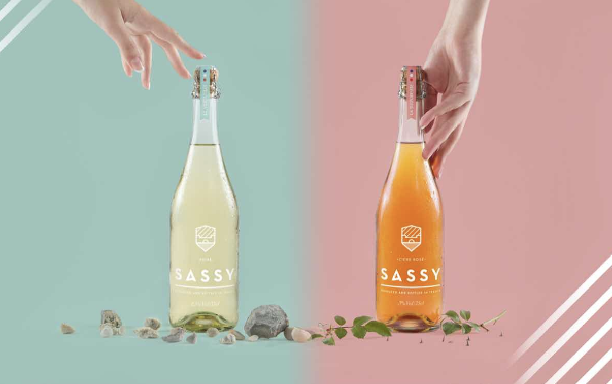 Sassy Rosé Cider What it's made with: A blend of 15 different French-sourced apples (including red fleshed). What it tastes like: A mix between a sweet and semi-dry cider with balanced fruity, acidic, and apple-y flavors. What to sip it with: Fruity desserts or pastries.