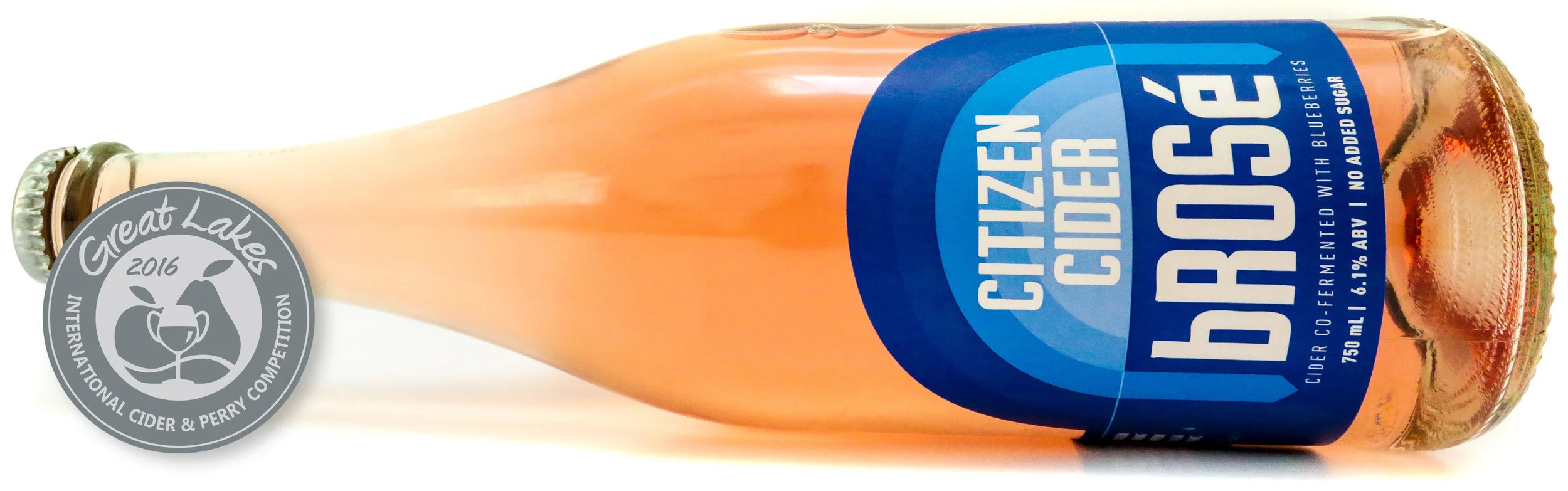 Citizen Cider Brosé What it's made with: A blend of fermented Vermont blueberries and apples. What it tastes like: Light berry notes with a dry apple-y base (similar to a sparkling rosé wine). What to sip it with: Shellfish, cheeses, and salads.