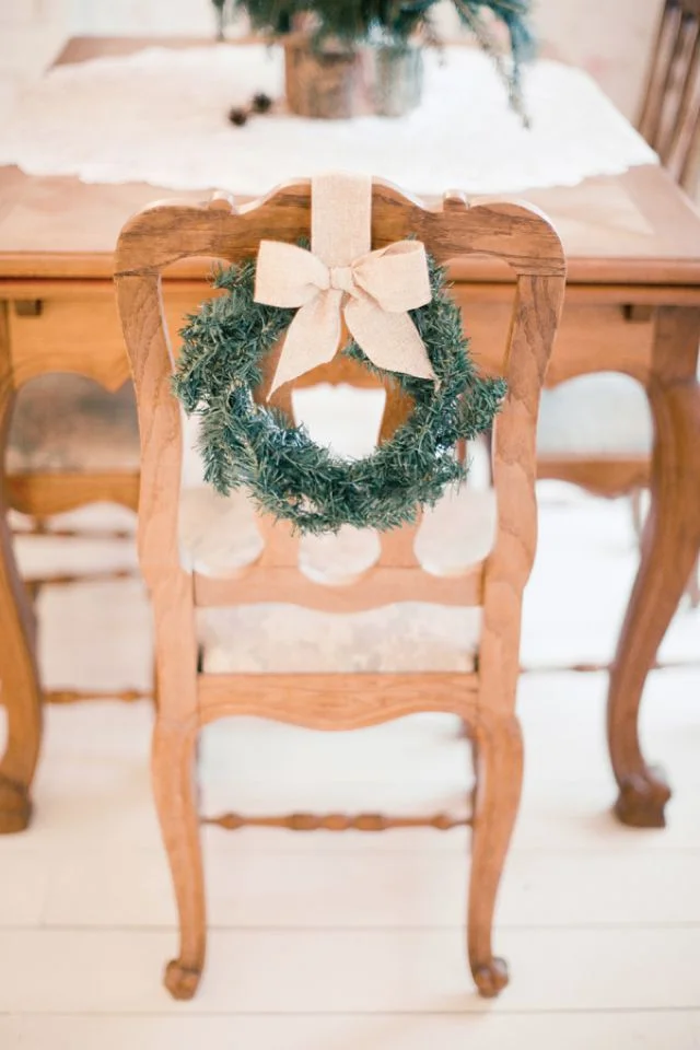 holiday-decorating-ideas-wreath-chair.jpg