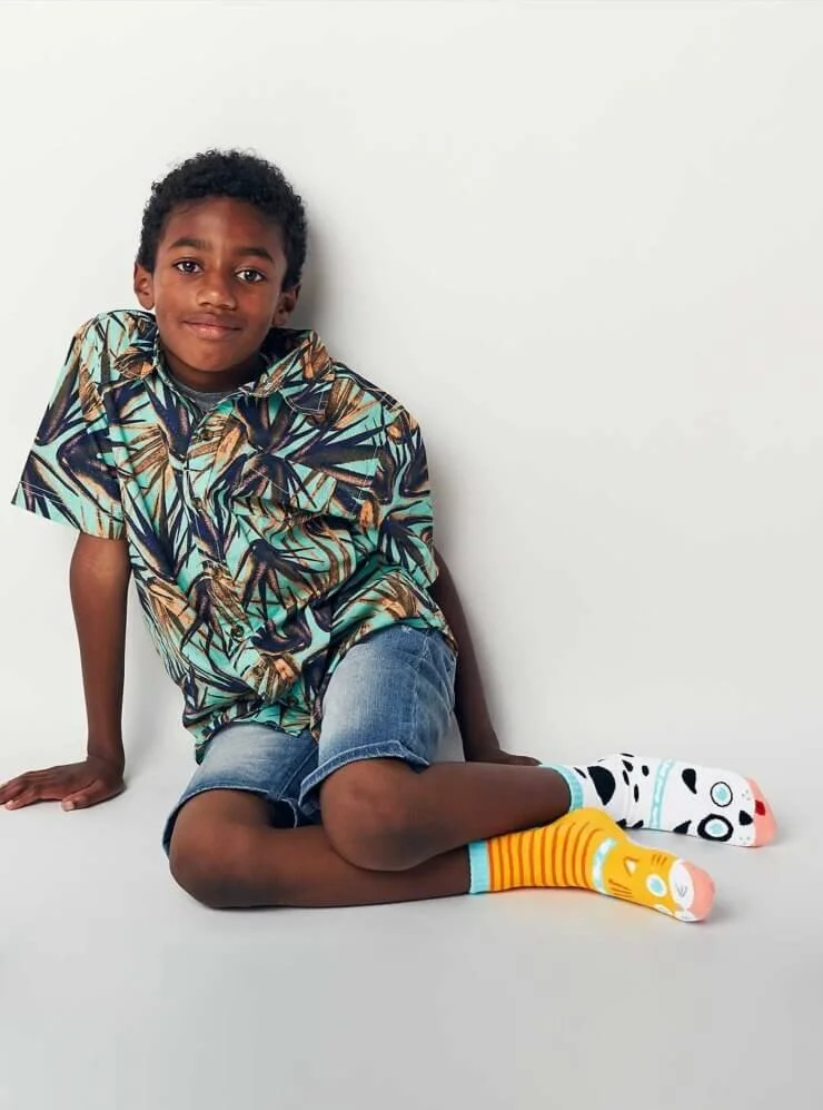 pals-socks-cat-dog-model-740x997.jpg