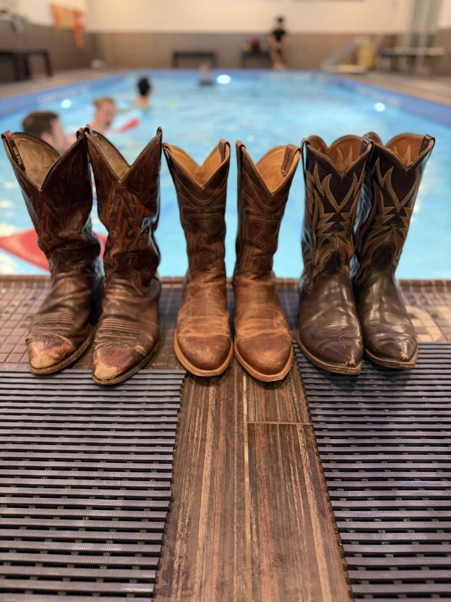 Photographed during the VIP opening of TEFAF New York at the Park Avenue Armory — a moment that sits at the intersection of art, presence, and social energy.