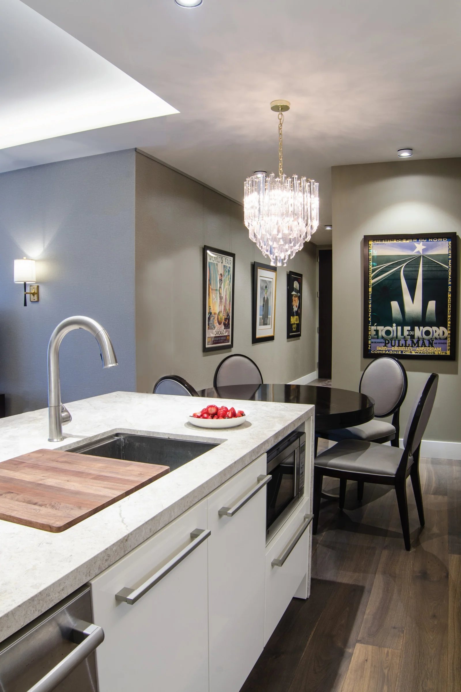 Kitchen V2.jpg