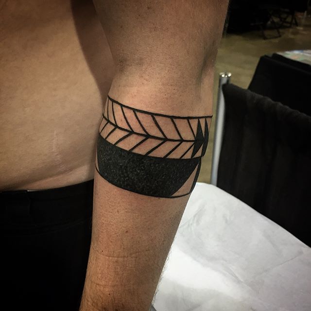 Arm band from Denver convention, what a awesome time! Thank you every one who got tattooed by me! I’ll be back soon promise!! #johnnykelly #omkaratattoo #denvertattooconvention #blackwork #tribal #neotribal #philadelphia #blackworkers #sacredgeometry