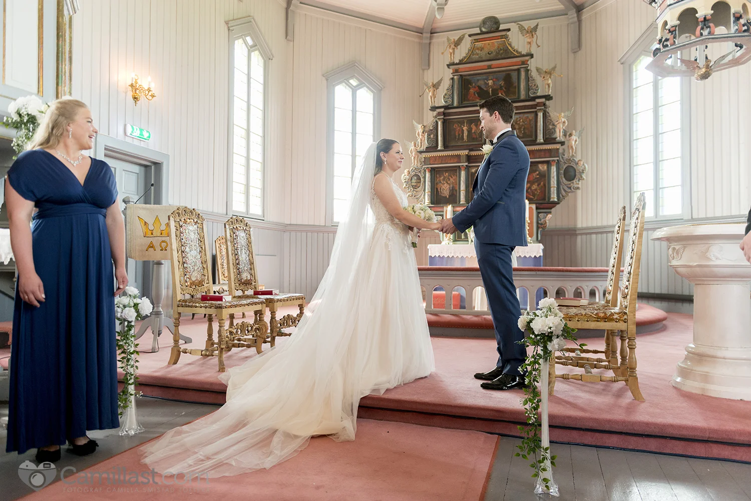 Fotograf_CamillaST_2018_Bryllup_Ingrid_Raymond_111 copy.jpg