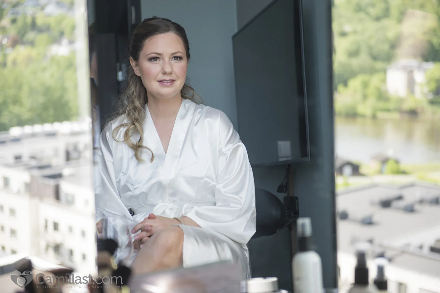 Fotograf_CamillaST_2018_Bryllup_Ingrid_Raymond_005 copy.jpg