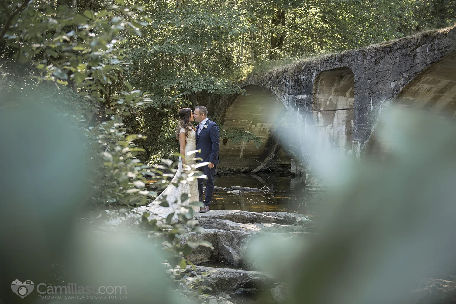 Fotograf_CamillaST_2018_Bryllup_Torunn_Christer_319 copy.jpg