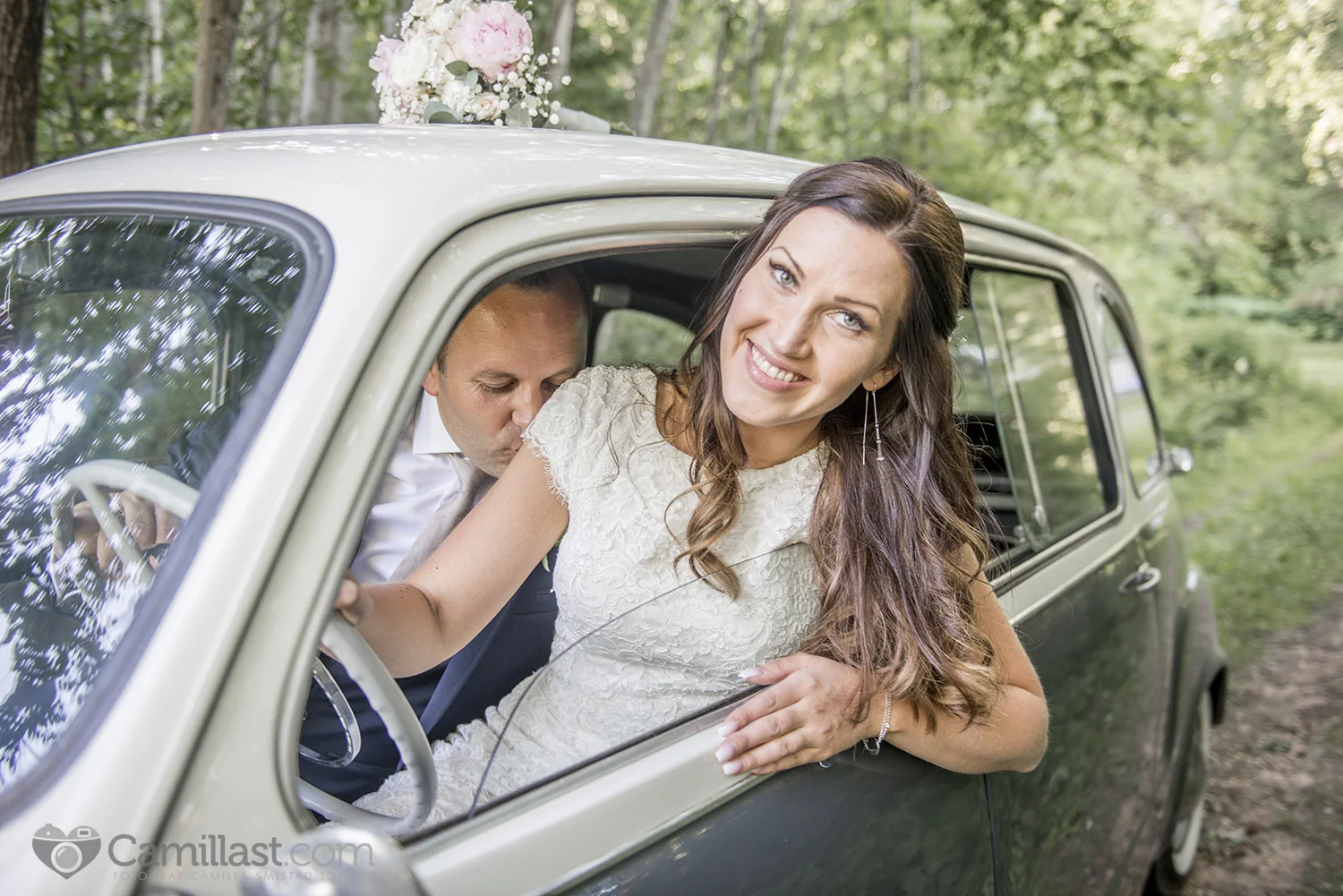 Fotograf_CamillaST_2018_Bryllup_Torunn_Christer_391 copy.jpg