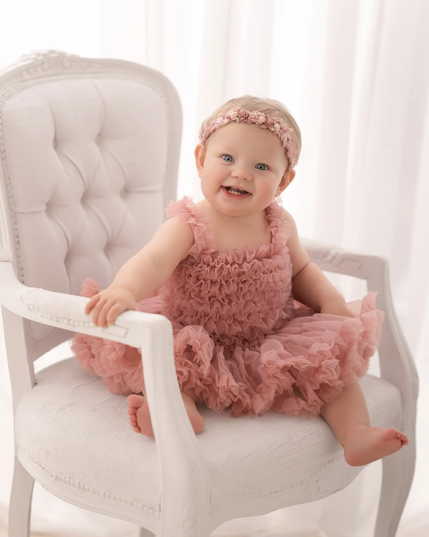 Dagene blir lysere.

Tiden g&aring;r raskere.

Ett &aring;r forsvinner fort,

og v&aring;rens plasser gj&oslash;r det samme.

Book deres ett&aring;rsfoto / familiefoto for v&aring;ren og sommeren n&aring;. 

Ett&aring;rsfotografering tas gjerne den m