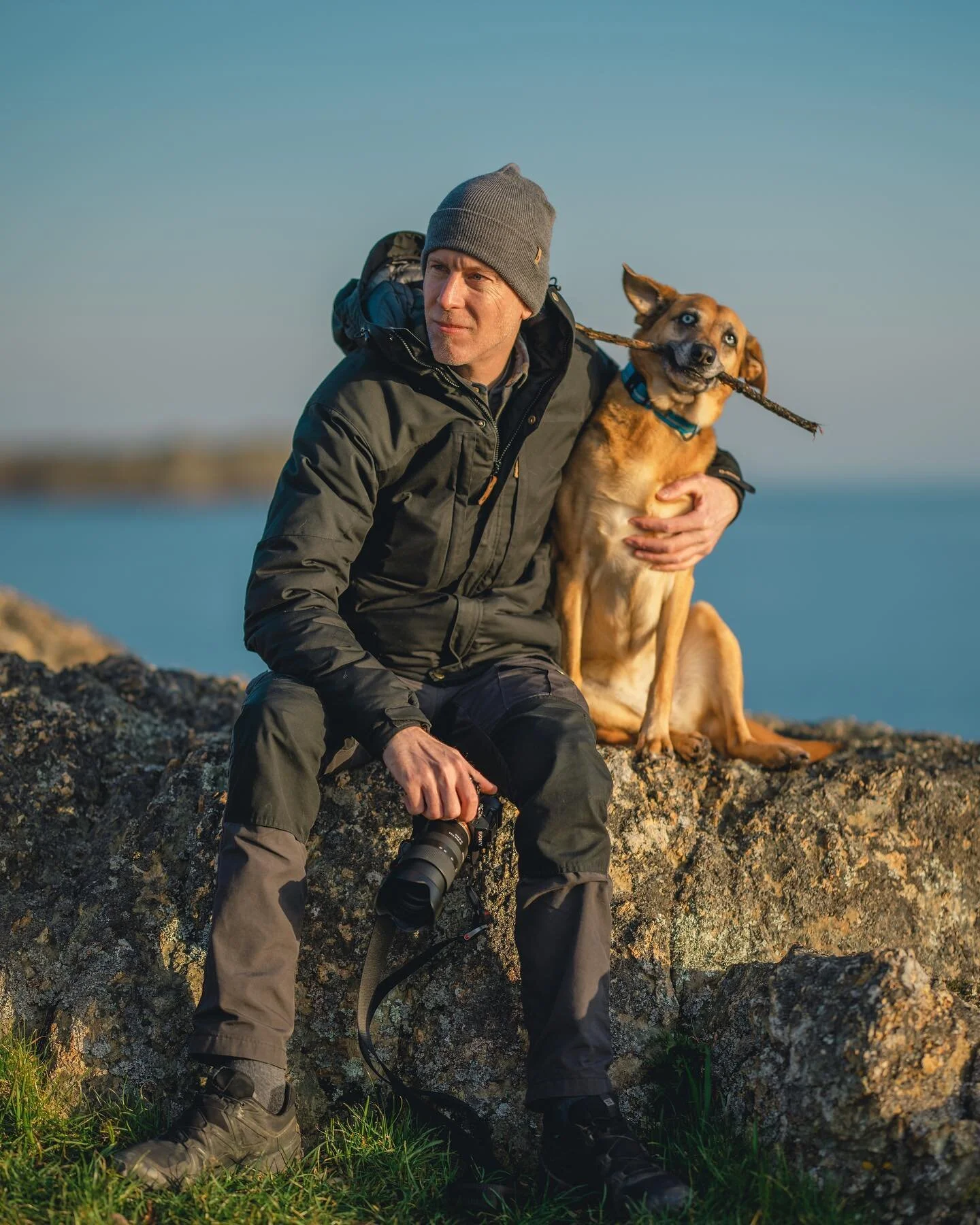 &ldquo;Bring your dog, she&rsquo;ll definitely help with the photos&rdquo;

I had a blast shooting @grahamwhat last night. He hired me to shoot some branding photos for his site release soon! The first shot of this set cracks me up completely. @harle