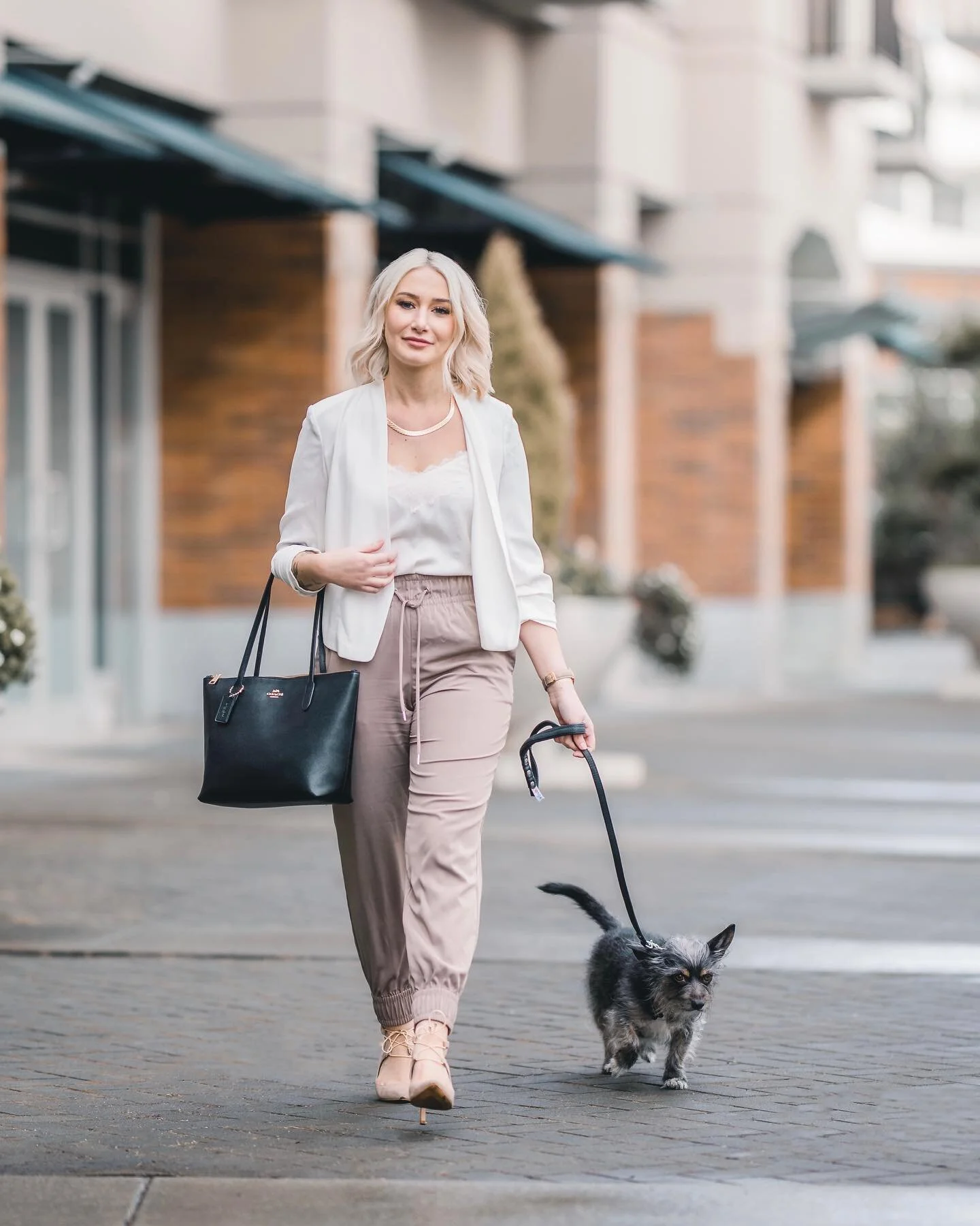 Keyanna and Louie.

I had a great shoot yesterday with Keyanna of @yyj.realestate, and with the goodest boy, Louie🐾 . She just recently passed her real estate exam and will soon be licensed in May! Be sure to follow her page as Keyanna steps into th