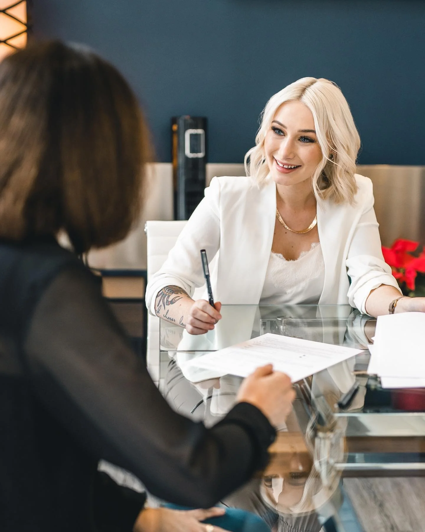 Meeting the Client.

Here&rsquo;s the final shot of three I&rsquo;m posting from Keyanna&rsquo;s shoot for her new page @yyj.realestate. The boardroom in her office was the perfect spot to get some photos as the lighting was so beautifully soft! Some
