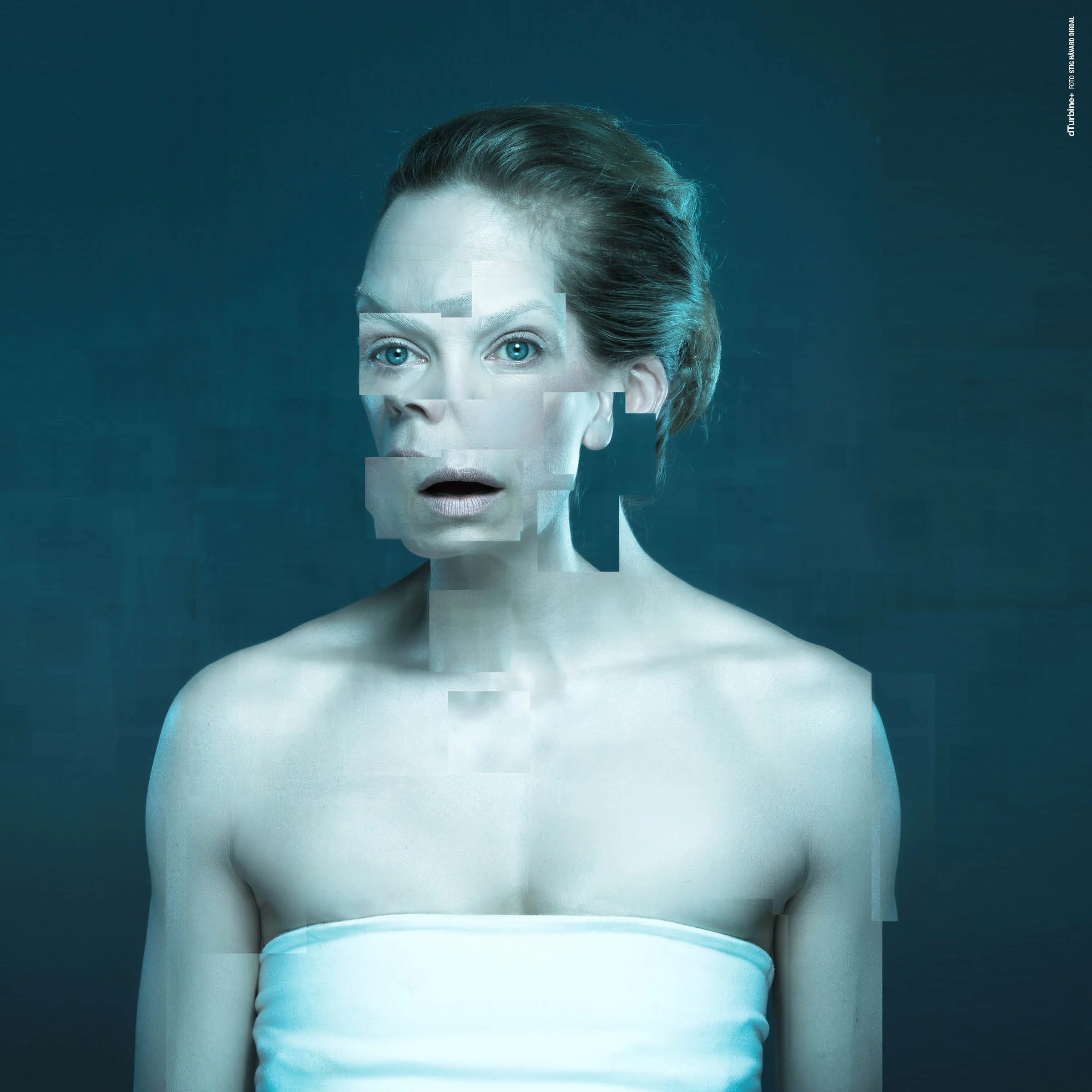 Kampanjefotografi for Solaris Korrigert ved Det Norske Teatret. Fragmentert portrett som utforsker identitet, minner og teknologi. Foto: Stig Håvard Dirdal.