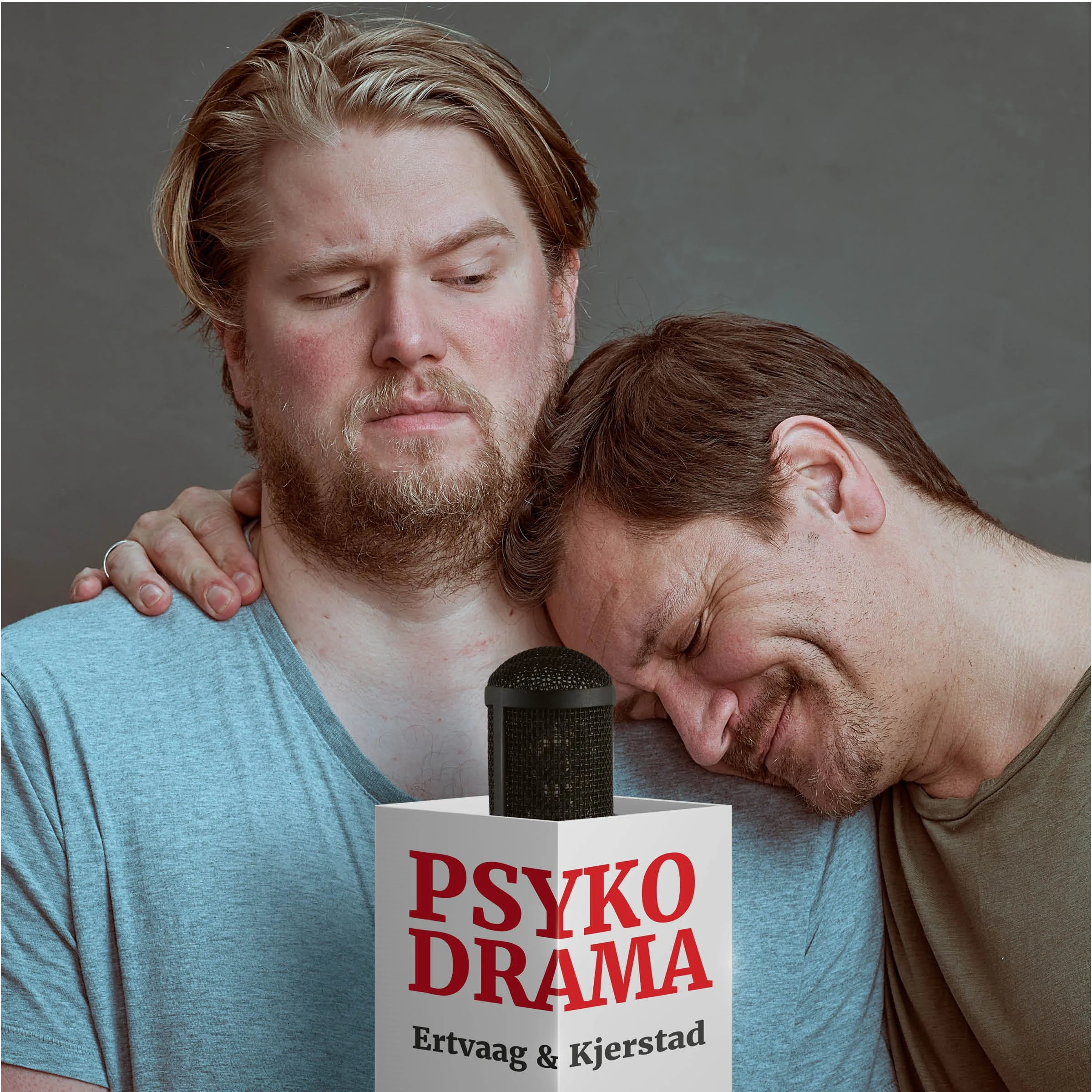 Per Kjerstad og Ole Christoffer Ertvaag fotografert i studio for podcasten Psyko Drama. Dramatisert kampanjefotografi utviklet som en del av podcastens visuelle identitet. Konsept og fotografi av Stig Håvard Dirdal.