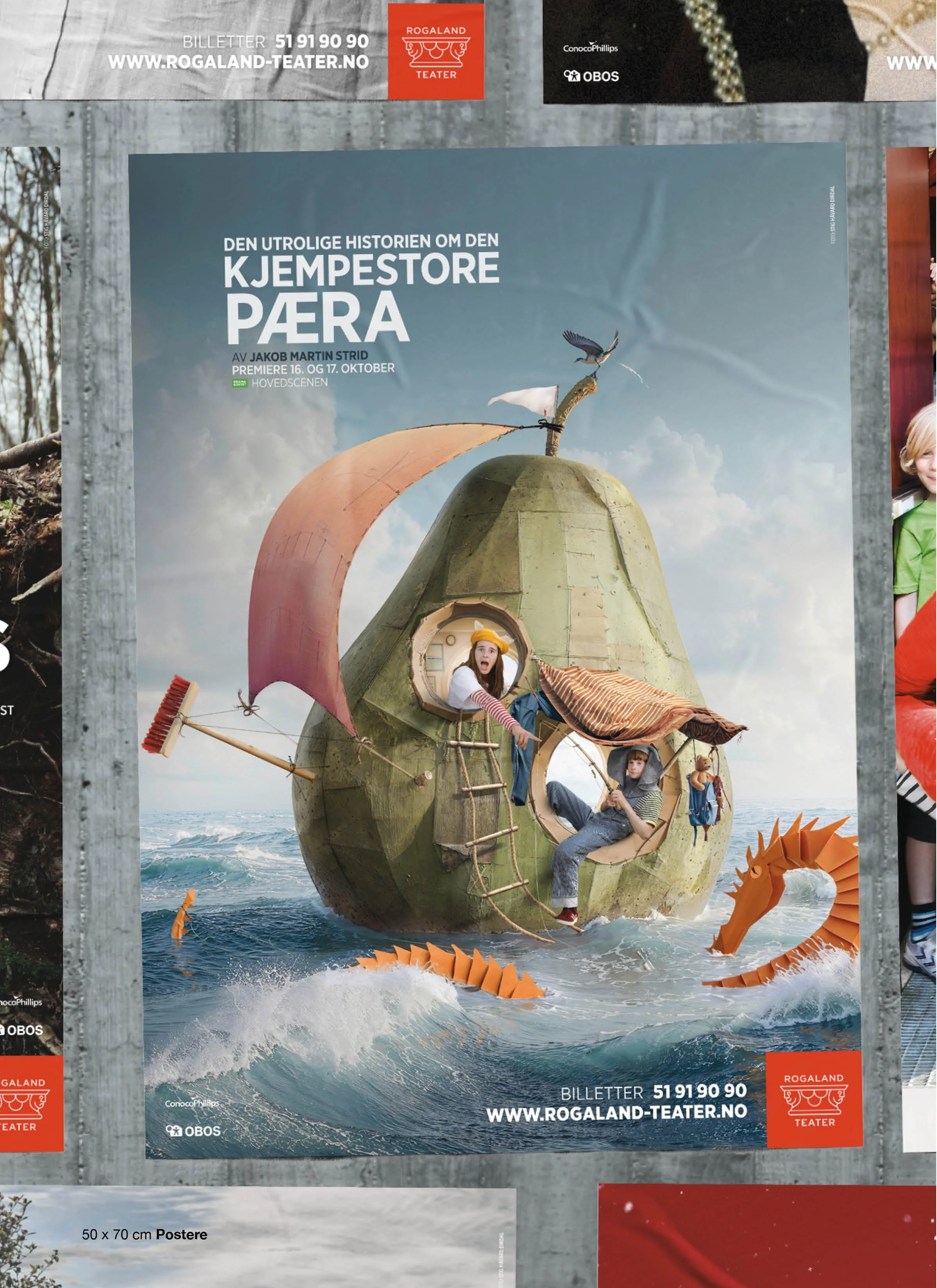 Den kjempestore pæra plakat 50 x70 cm limt på vegg. Foto og grafisk design: Stig Håvard Dirdal