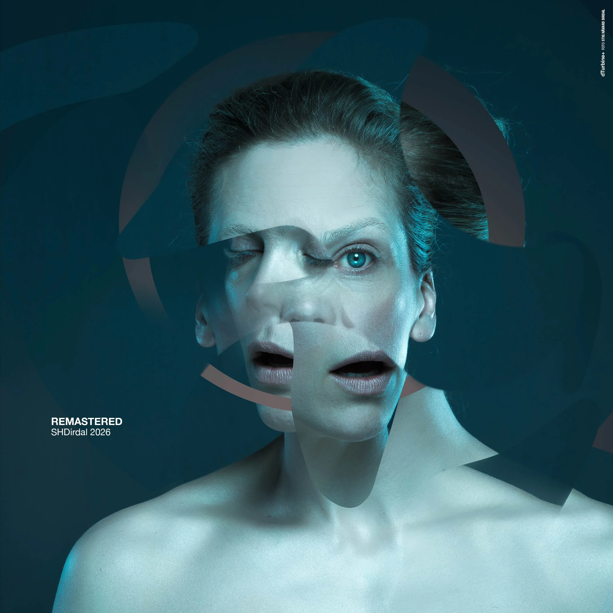 Remastret portrett fra Solaris Korrigert ved Det Norske Teatret. Fotografi og grafiske elementer utforsker identitet, minner og teknologi. Remastret av Stig Håvard Dirdal i 2026.
