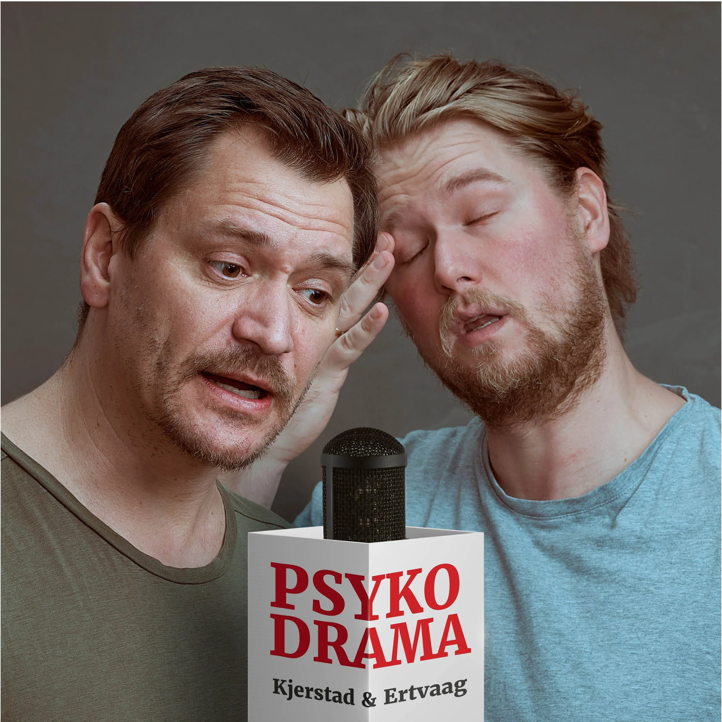 Per Kjerstad og Ole Christoffer Ertvaag fotografert i studio for podcasten Psyko Drama. Dramatisert kampanjefotografi utviklet som en del av podcastens visuelle identitet. Konsept og fotografi av Stig Håvard Dirdal.
