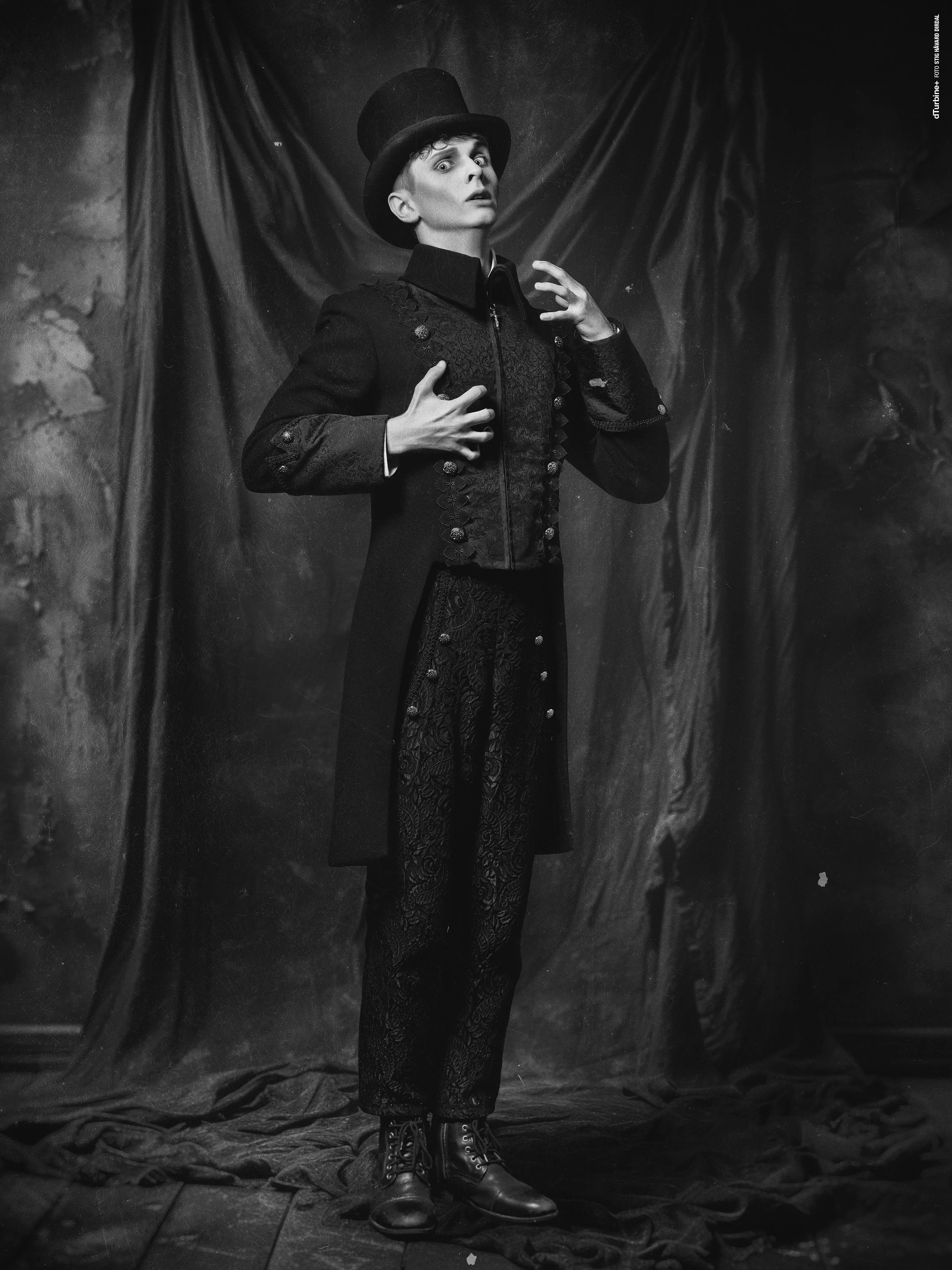 Dracula_utstillingRT_SHDirdal_9.jpg