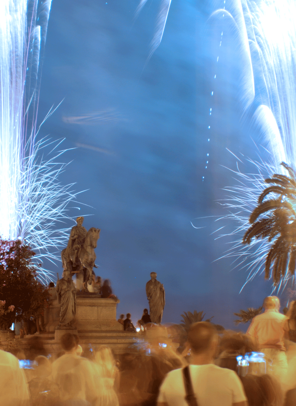 NB_feu-d'artifice-15-aout-2013-Ajaccio_7.gif