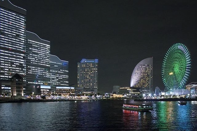 Yokohama mon amour... Yokohama, 2010.
#横浜 #みなとみらい #みなとみらい21 #cosmoclock #cosmoclock21 #ferriswheel #観覧車 #コソモクロック #cosmoworld #yokohama #minatomirai #minatomirai21 #skyscrapers #cityscape #skyline #photography #nightphotography #japan #日本