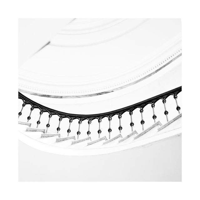 Stairs. The Fesch Library, Palais Fesch - Ajaccio, Corsica.
.
#corsica #corse #aiacciu #ajaccio #photographie #photography #stairs #escalier #escaliers #white #blanc #architecture #city #stone #fesch #library #palais #bibliotheque #bibliothequefesch 