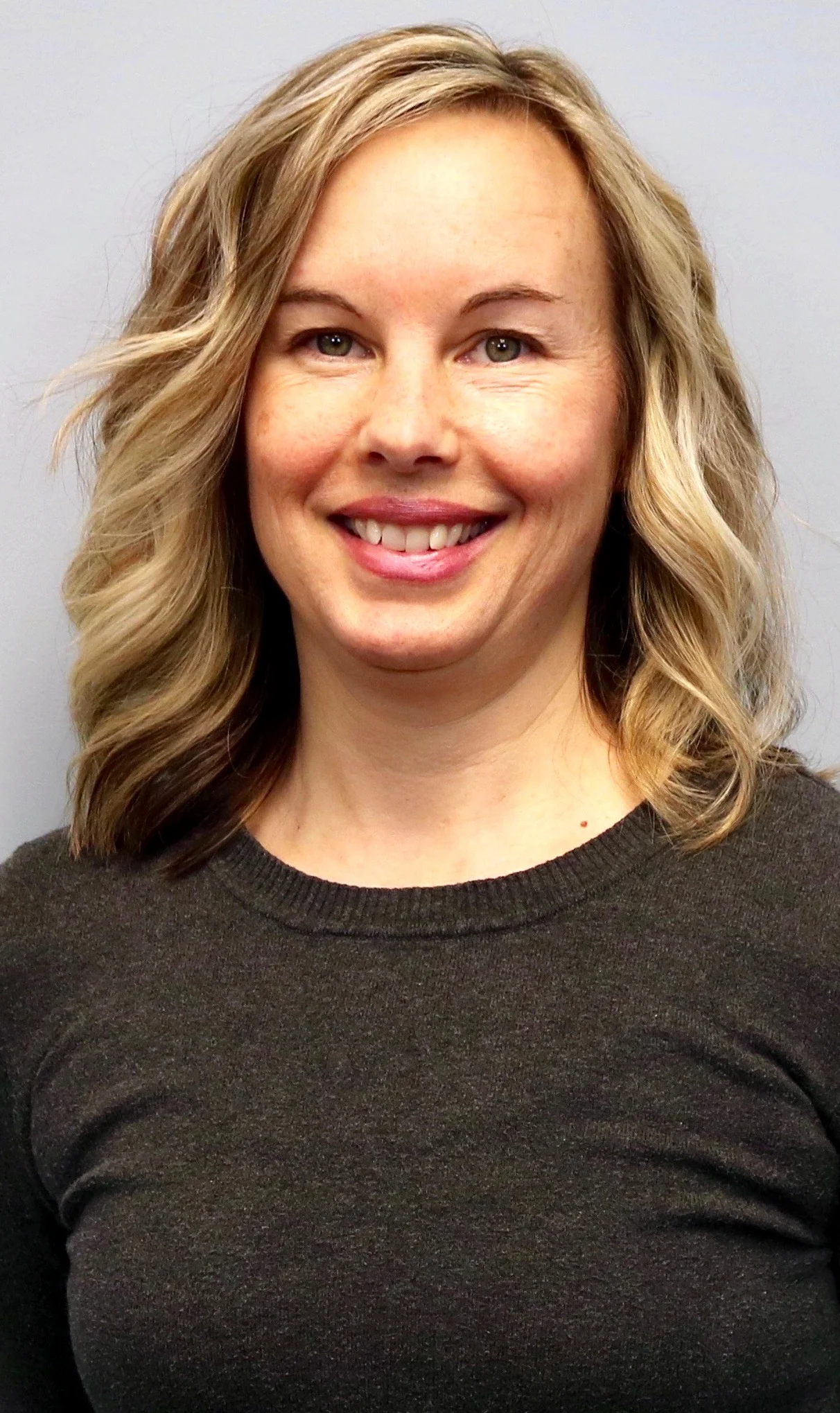 Michelle Dominick-Dreyer - PTA Napoleon Clinic Michelle joined ORS in 2005. She received her Bachelor’s Degree in Applied Biology from Ferris State University and has an Associate Degree of Applied Science from Davenport College. She has experience in outpatient rehab, skilled nursing, acute care, and home health. Michelle is trained in the Graston Technique®. She lives in Napoleon with her husband and two children.