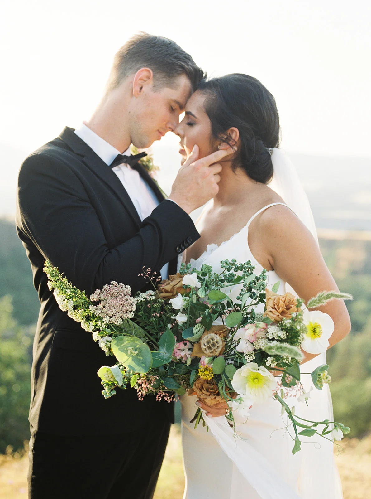 a Columbia_Gorge_Bridals_Niki_Rhodes_Photo_(56_of_85).jpg