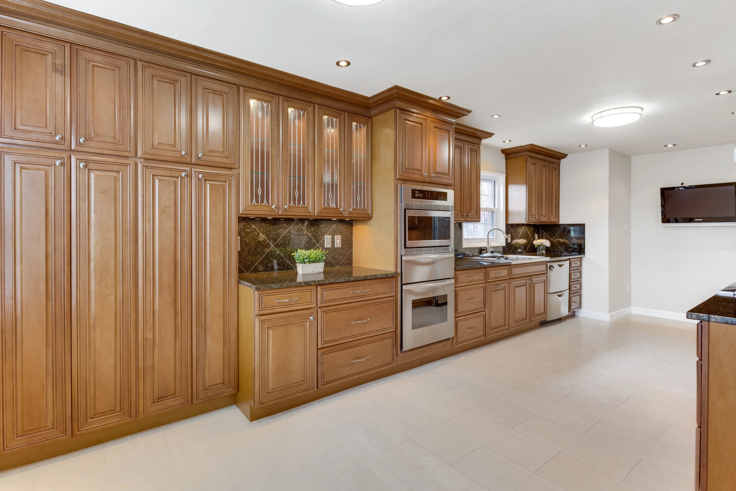 6320 Manchester Way Alexandria-print-031-87-Kitchen-4200x2800-300dpi.jpg