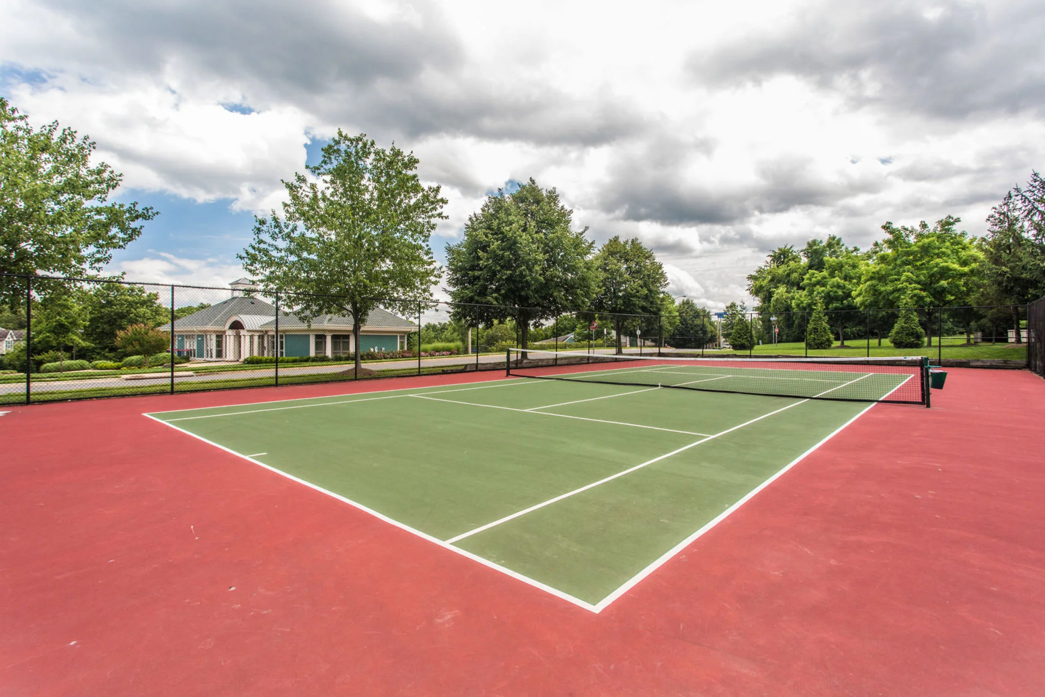 14340_stonewater_ct-print-049-32-tennis_court-4200x2800-300dpi.jpg