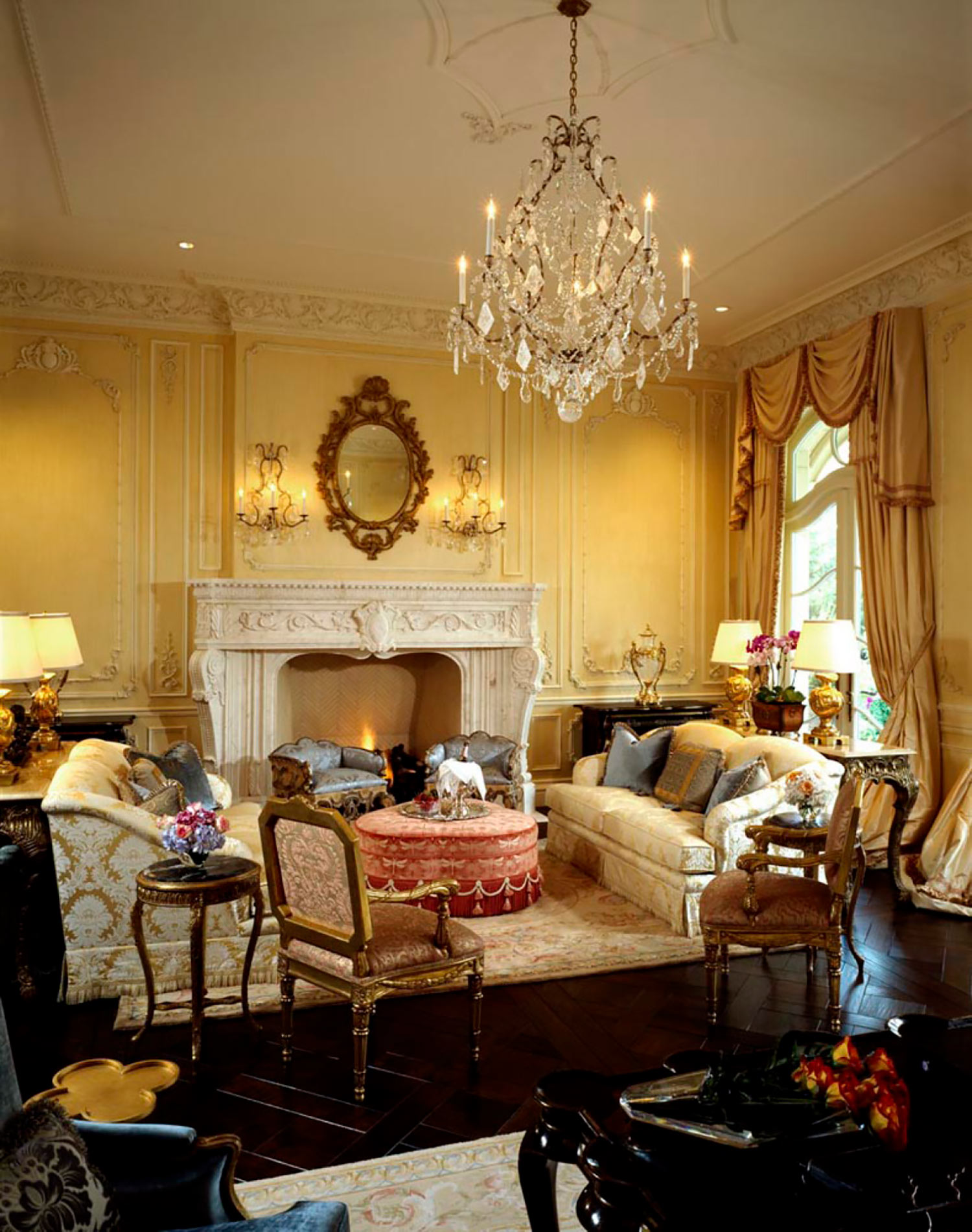 window treatments, custom upholstery, throw pillows Interior Design: Howard Design Group