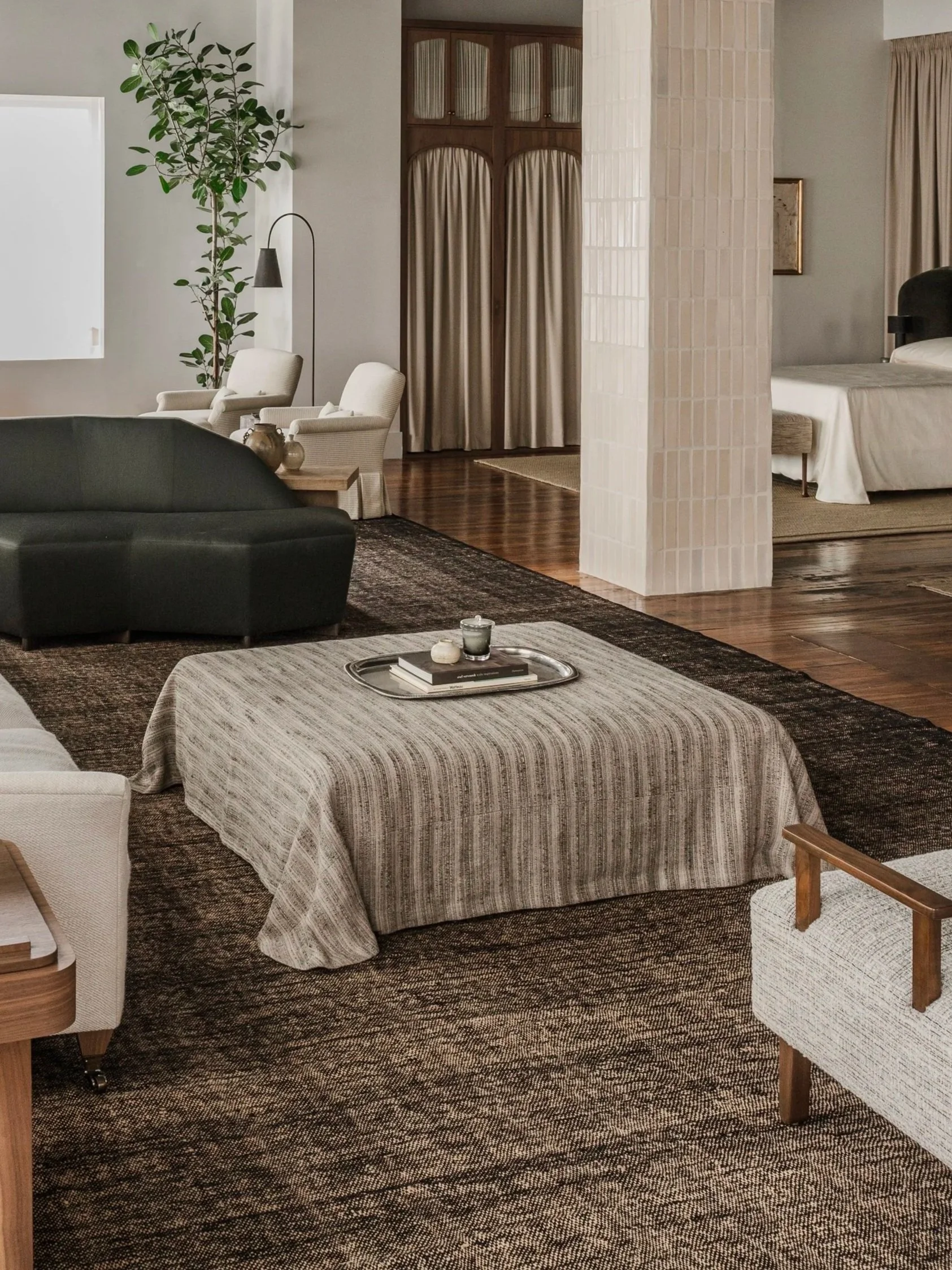 Mizu+Ottoman+1.jpg