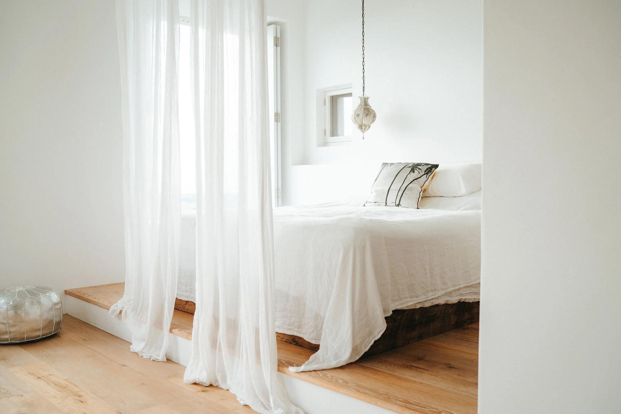 20190311-GetRobed-VillaBTS-HighRes-1.jpg