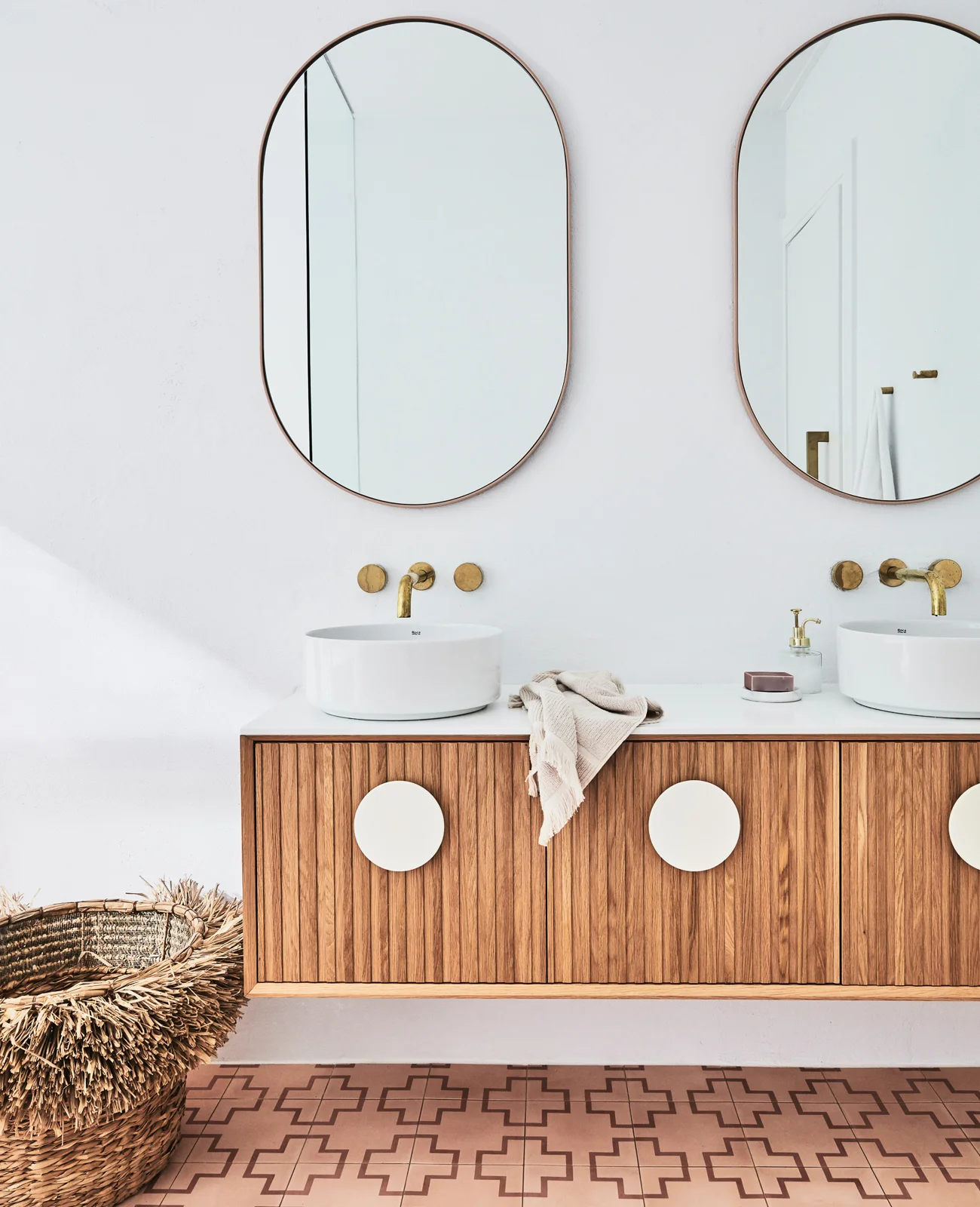 Inside The Breathtaking Home of Designer Sophie Bell