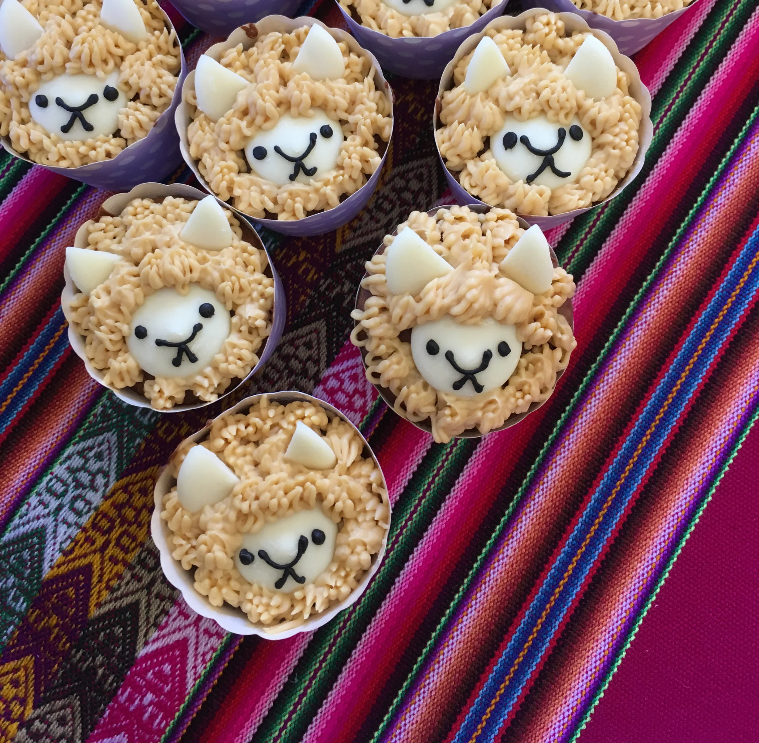 cupcakes_llamas.jpg