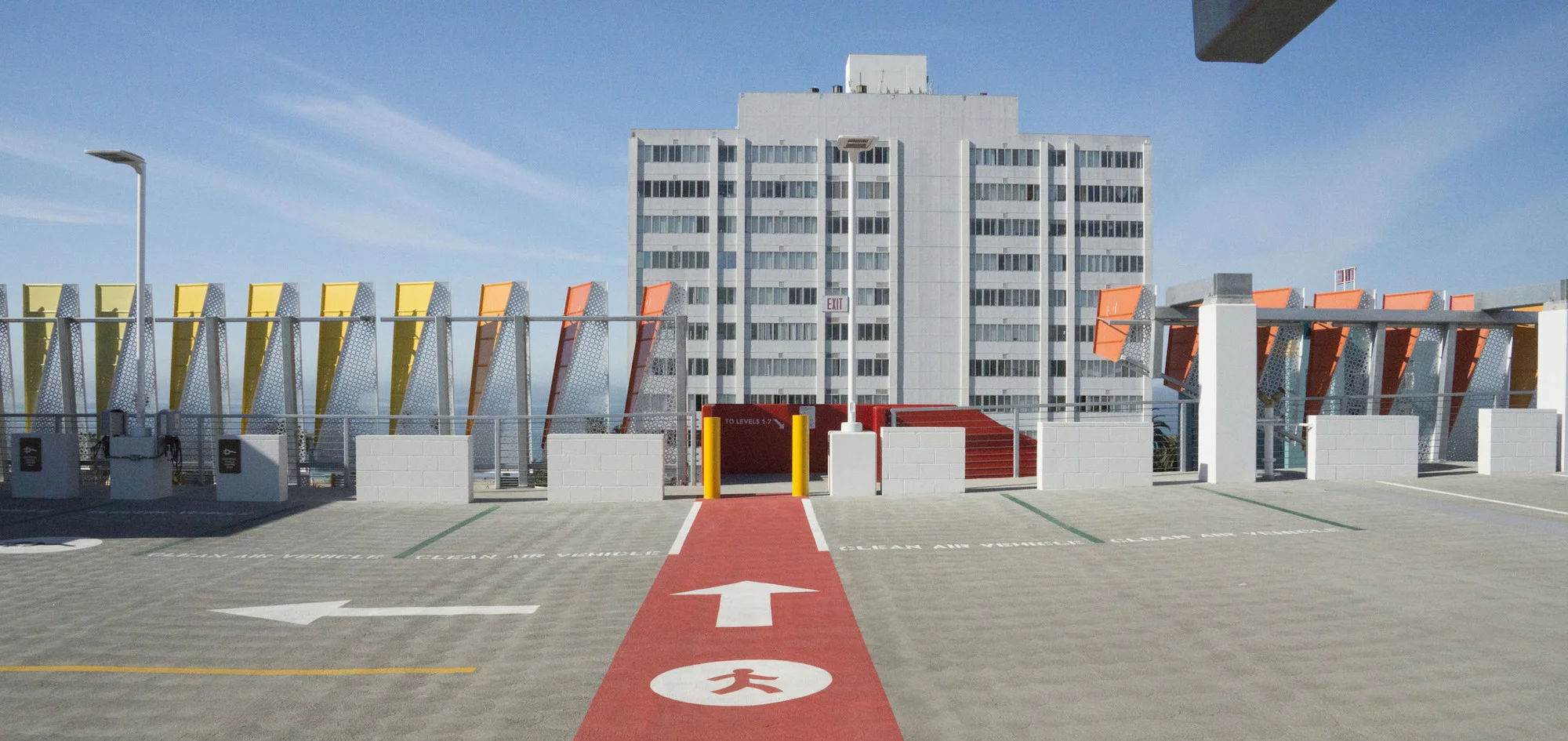 Behnisch_Architekten's_City_of_Santa_Monica_Parking_Structure__6_Image_10.jpg