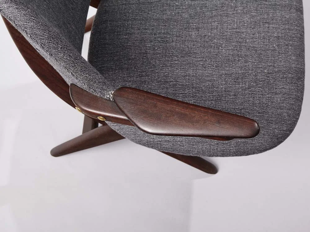 Pelican Chair by Louis van Teeffelen for WéBé, 1950s upholstered in BUTE ESK 114 top.jpg