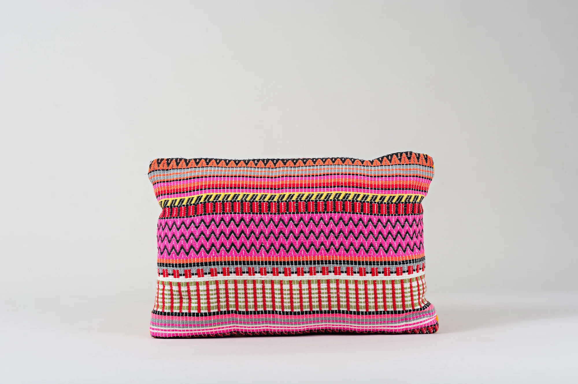 _DSC0079_pinkrectangle_low.jpg