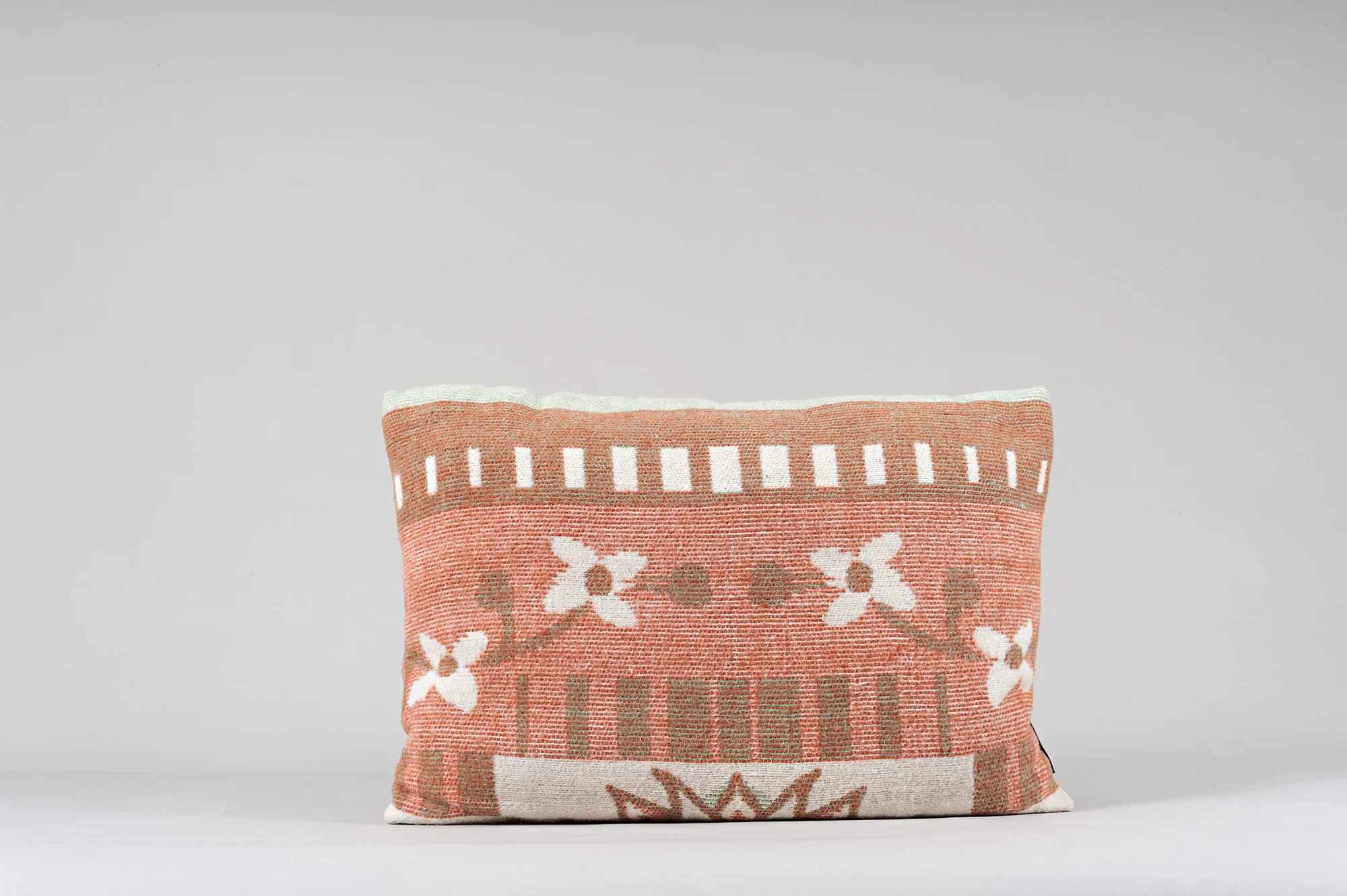 _DSC0193_woolfloralrectangle.jpg