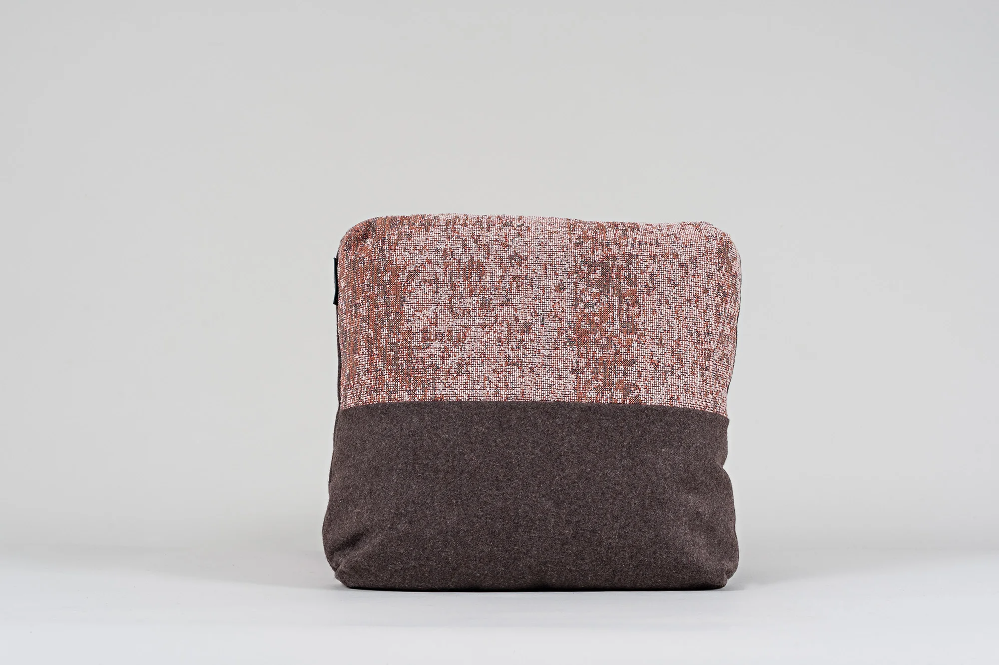 _DSC0350_brownwool_square.jpg