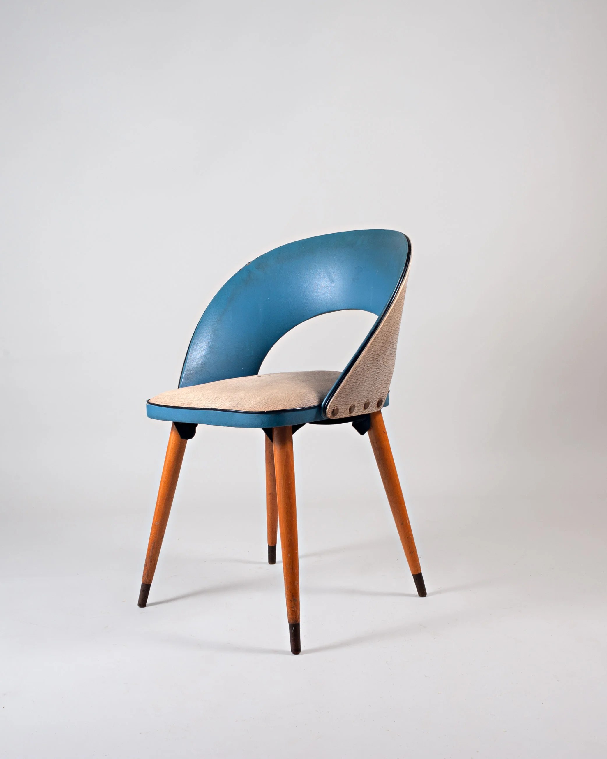 1950_S-KITCHEN-CHAIR--ROUND-BACK_frontsideviewLR.jpg