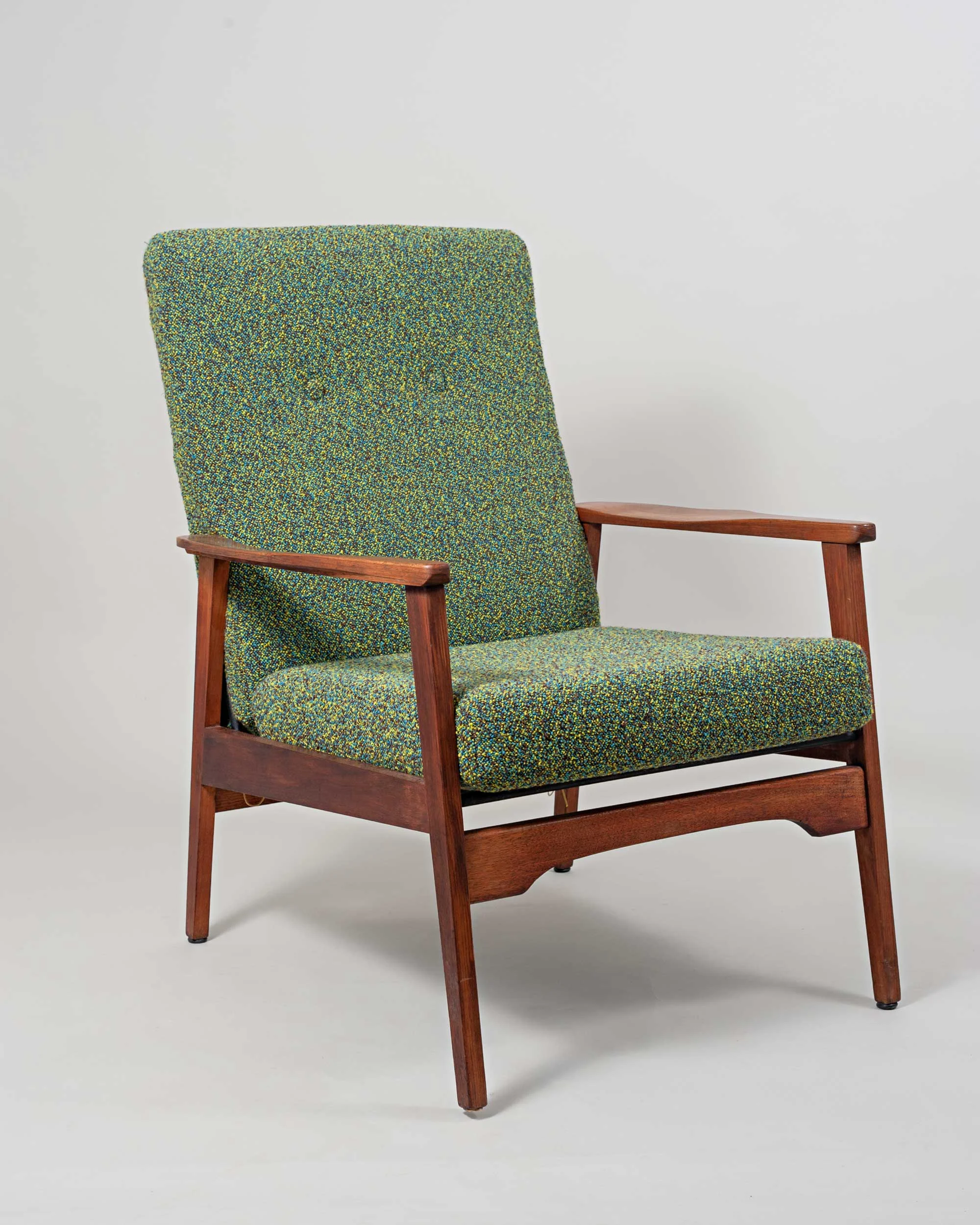 midcentury-armchair-in-de-Ploeg_dia_LR.jpg