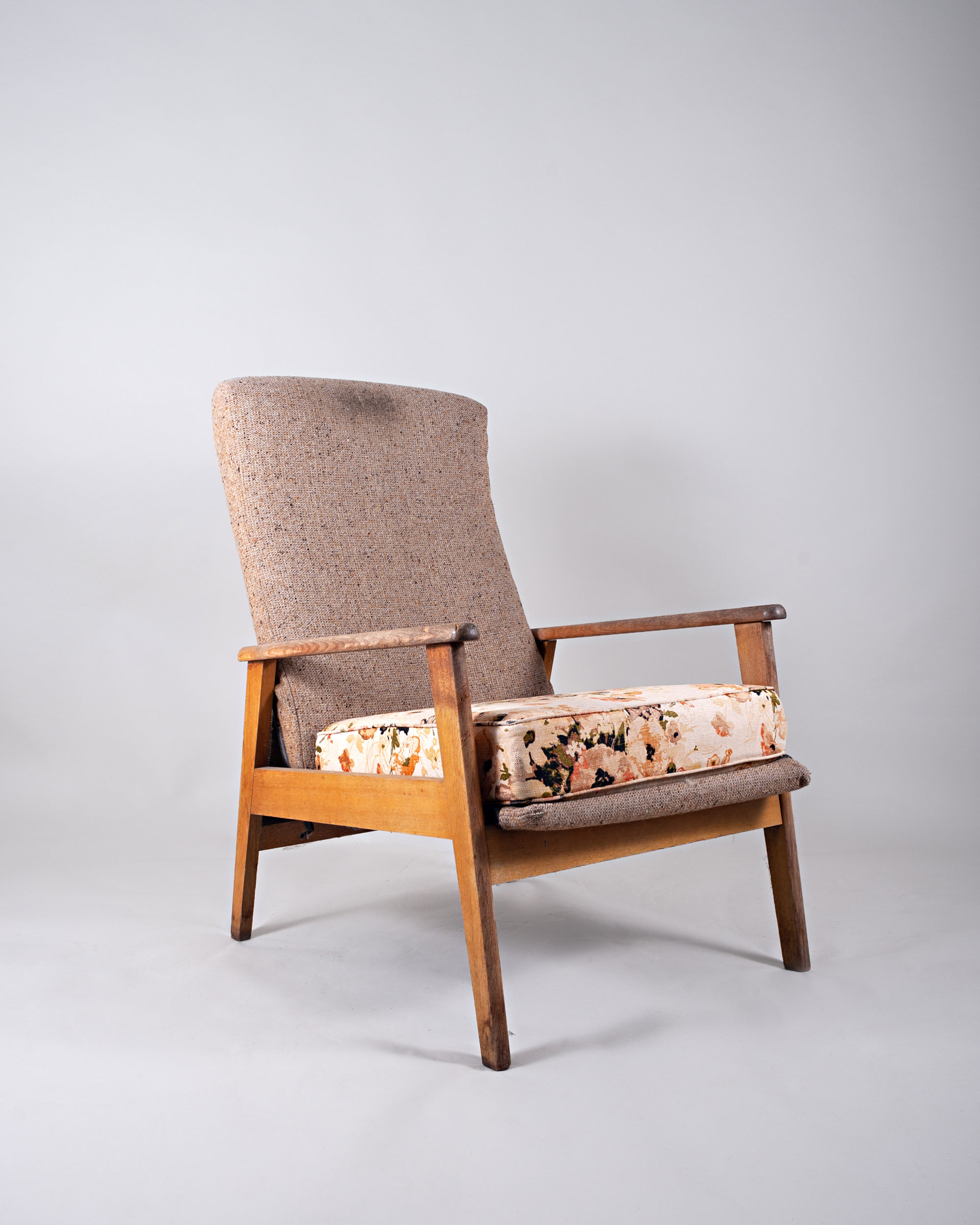 armchair-curbfindLR.jpg