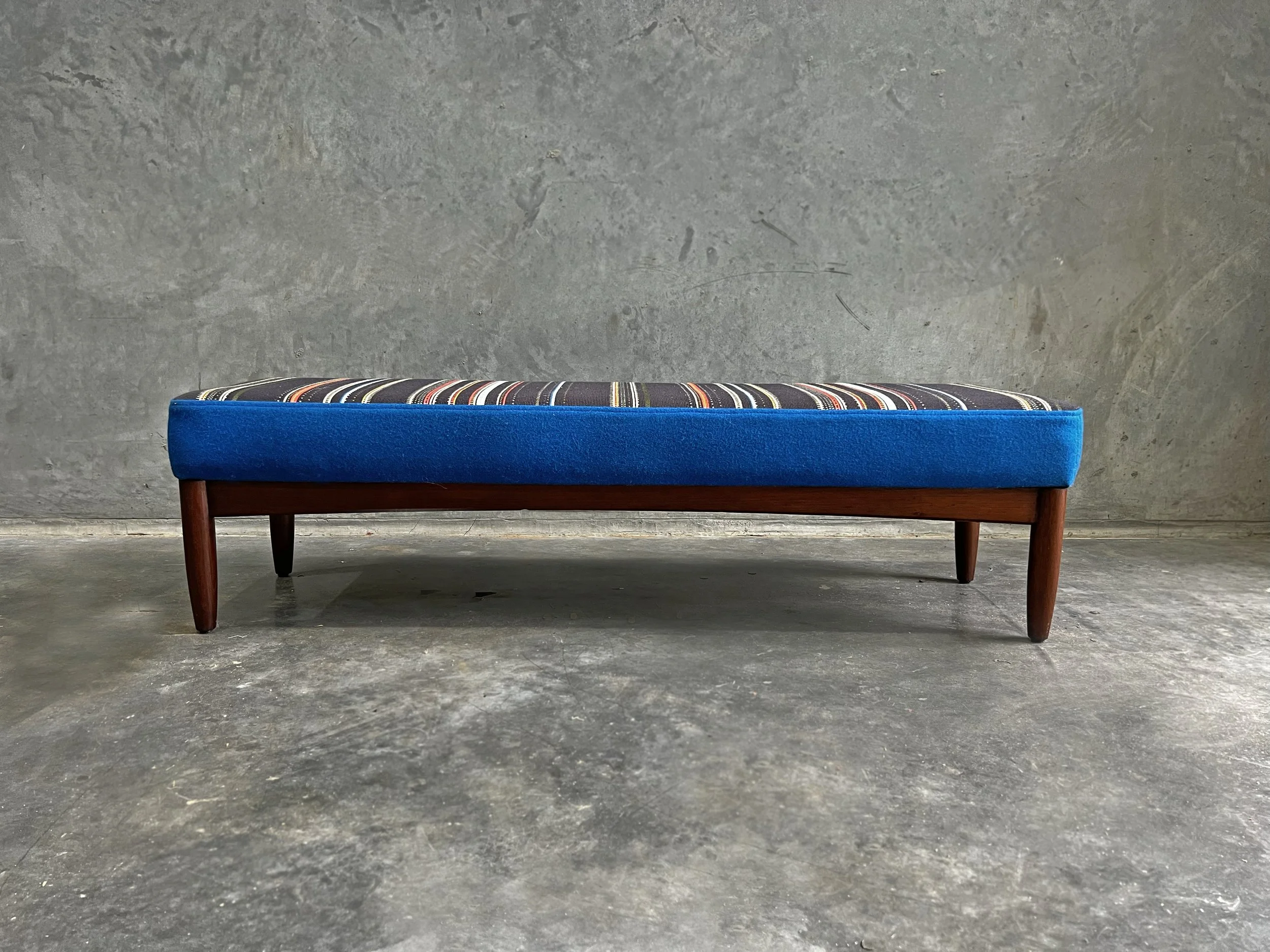 Paul Smith bench frontal.jpg