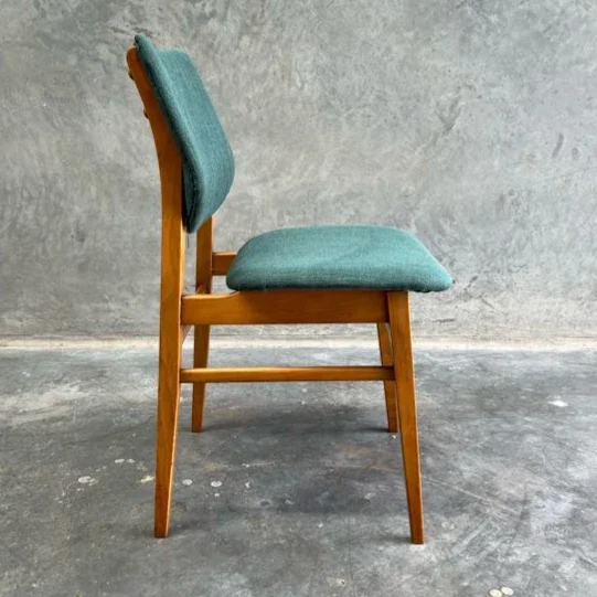 mid-century-dining-chairs-set-of-4-bazaa-171225_580x_crop_center.webp
