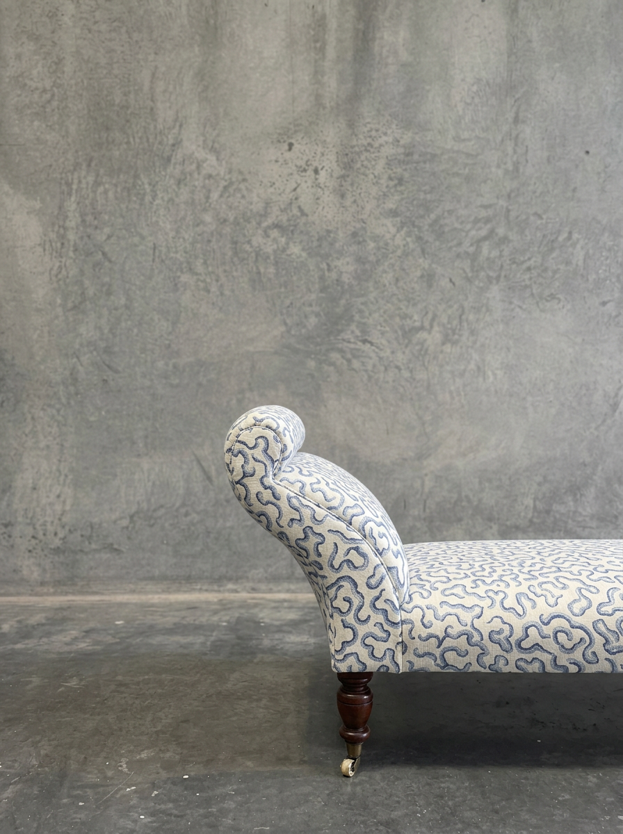 Victorian Daybed Chaise Lounge - "Vicky"