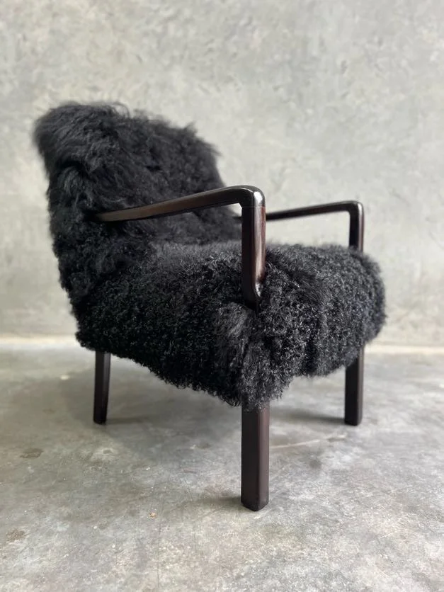 Black fur chair.jpeg