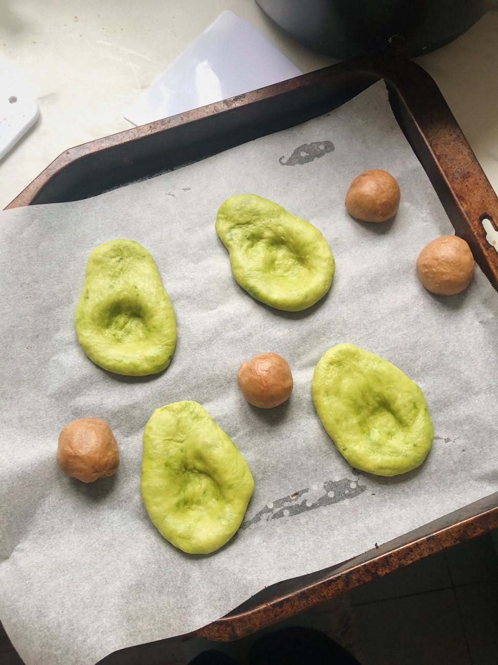avocado shaped buns.png