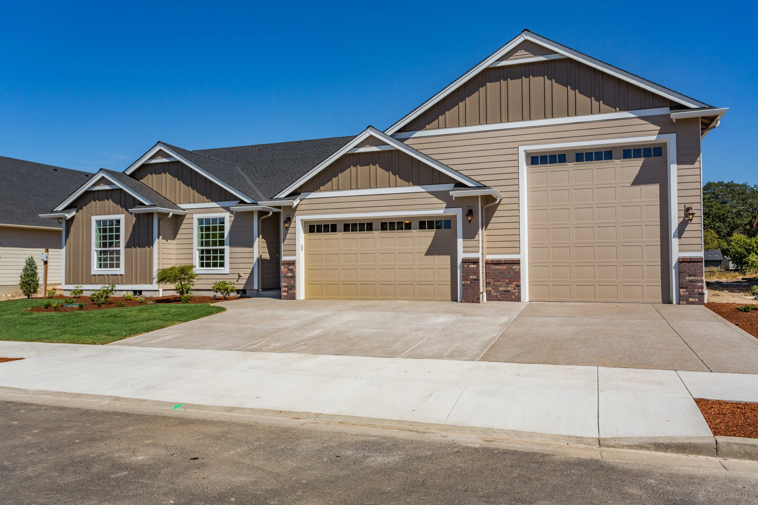 32929 Wildrose St, Tangeant, OR