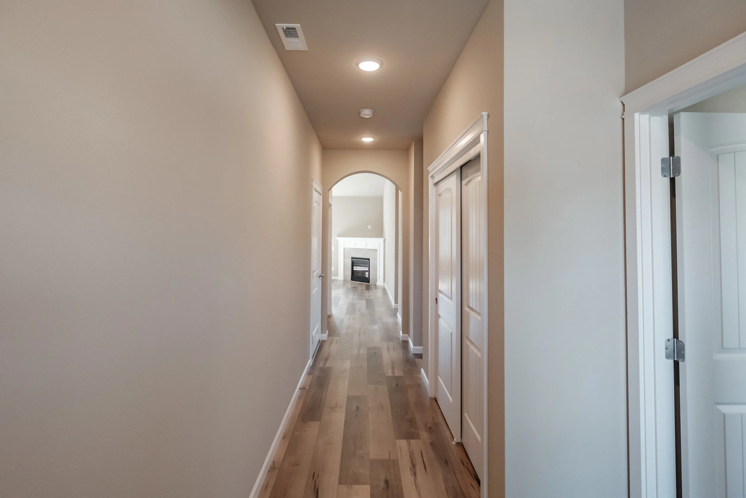 SOCIAL MEDIA AND FLYERS-021471.JPG