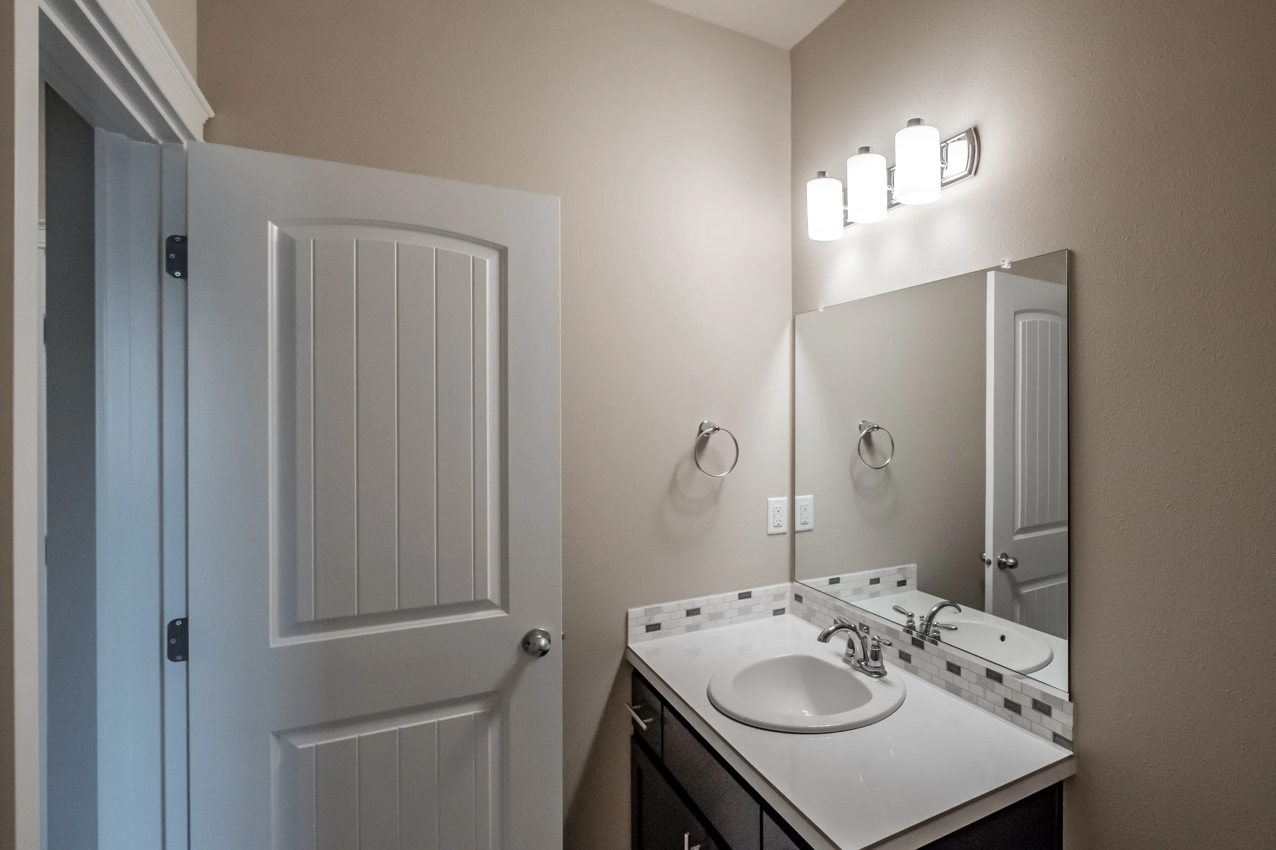 SOCIAL MEDIA AND FLYERS-021479.JPG